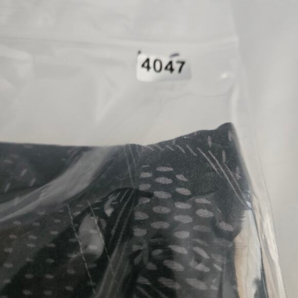 Adidas Essentials Shirt Boxy Crop Black Camo Womens XL - Picture 6 of 6